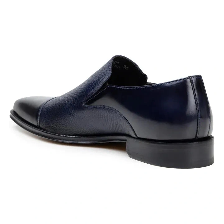 Belvedere Andreo: Elegante Herrenschuhe aus italienischem Hirschleder in Marineblau - Ein Statement.
